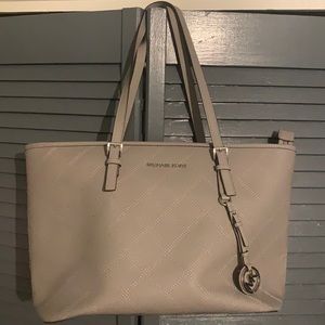 Michael Kors Jet Set Tote